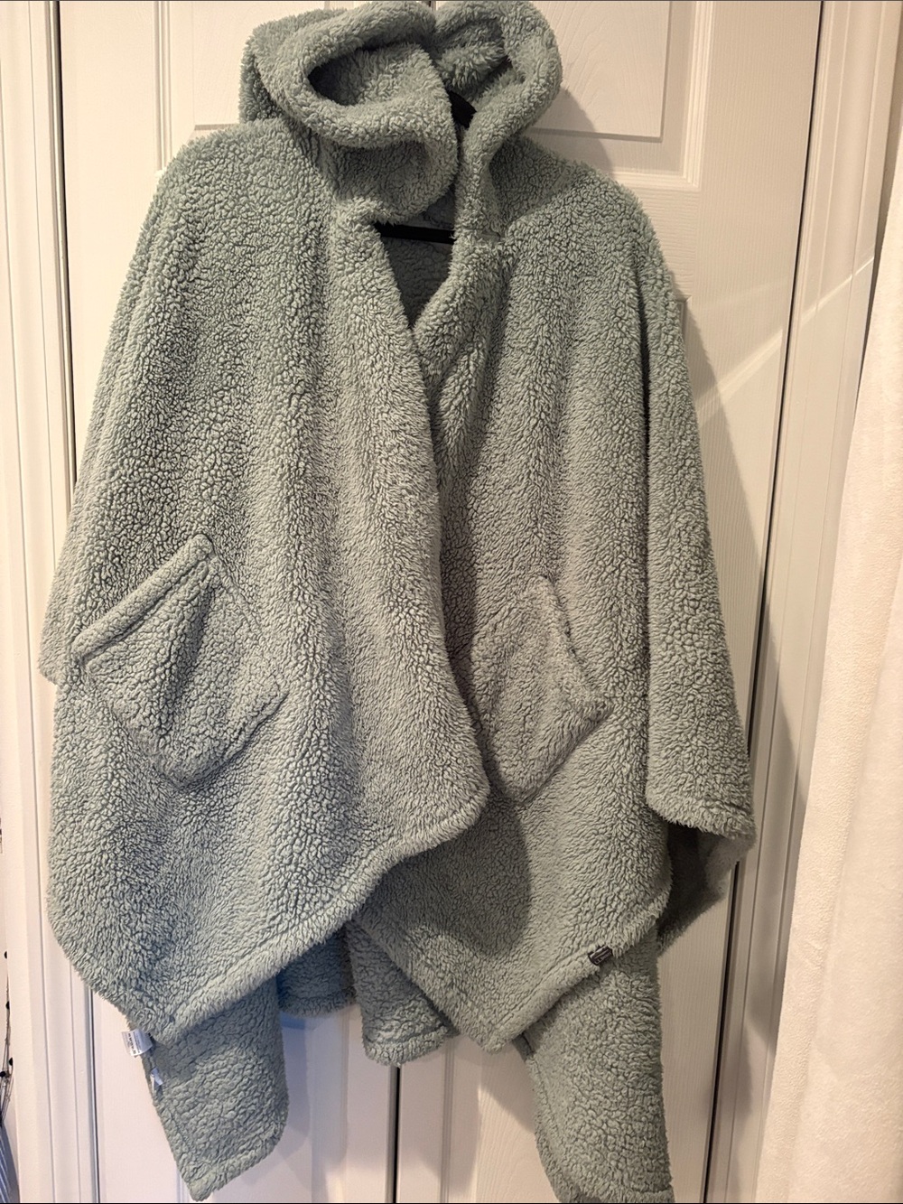 L.L. Bean Cozy Sherpa Wearable Throw Sage Green